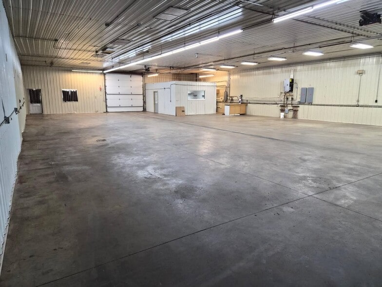 More Photos Of 710 10th St NE, Milaca Warehouse For Sale