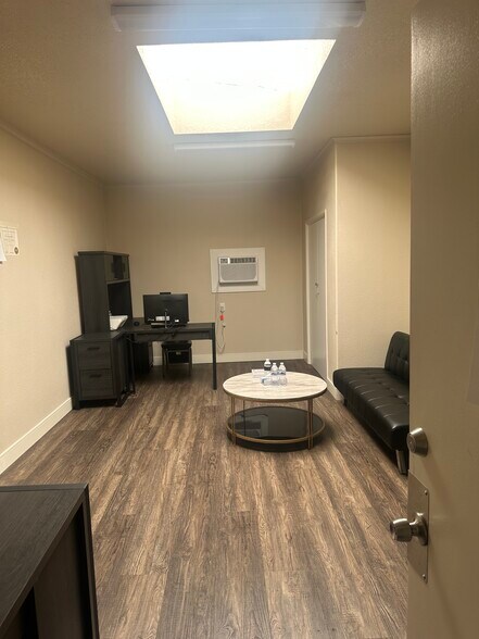 More Photos Of 8115 Foothill Blvd, Sunland Storefront Retail Office For Sale