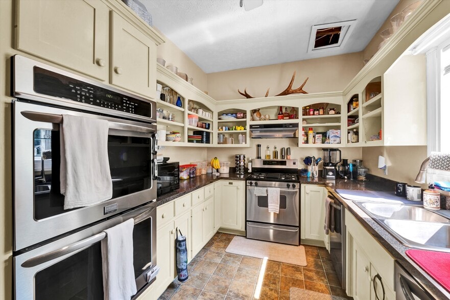 More Photos Of 110 Holy Cross Rd, Loretto Hospitality For Sale