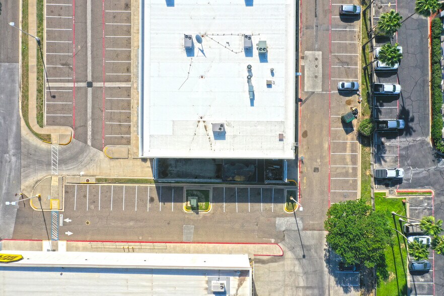 More Photos Of 7901 San Dario Ave, Laredo General Retail For Sale