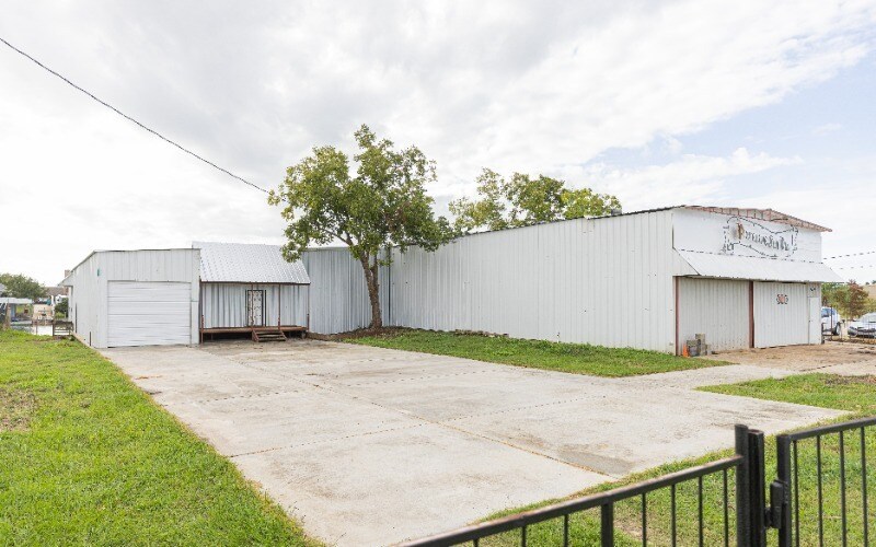 More Photos Of 4824 Pontchartrain Dr, Slidell Light Manufacturing For Sale