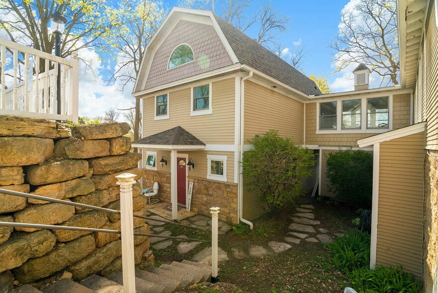 More Photos Of 305 River St, Osceola Hospitality For Sale