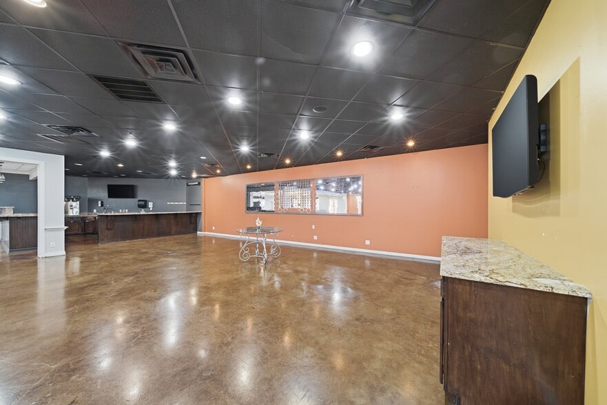 More Photos Of 7100 E 31st St, Tulsa Religious Facility For Sale