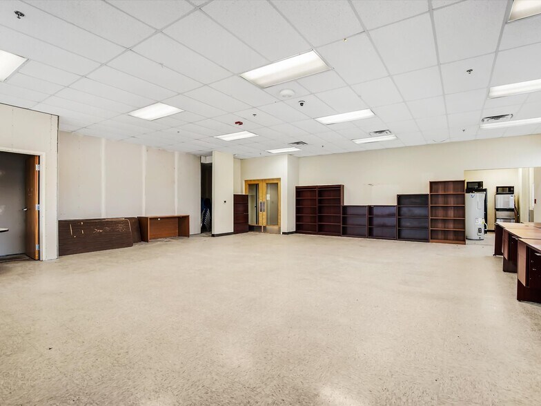 More Photos Of 8325 Jack Finney Blvd, Greenville Medical For Lease