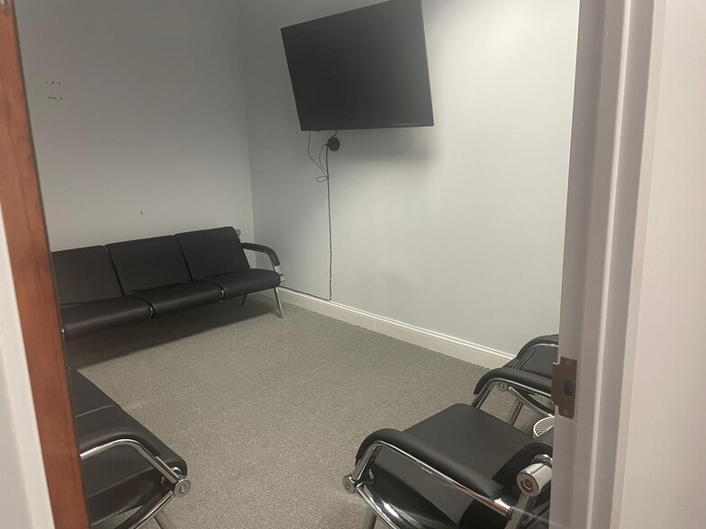 More Photos Of 115 Broadhollow Rd, Melville Office For Lease