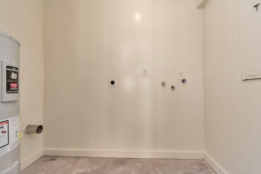 More Photos Of 6659 Brittmoore rd, Houston Multifamily For Sale