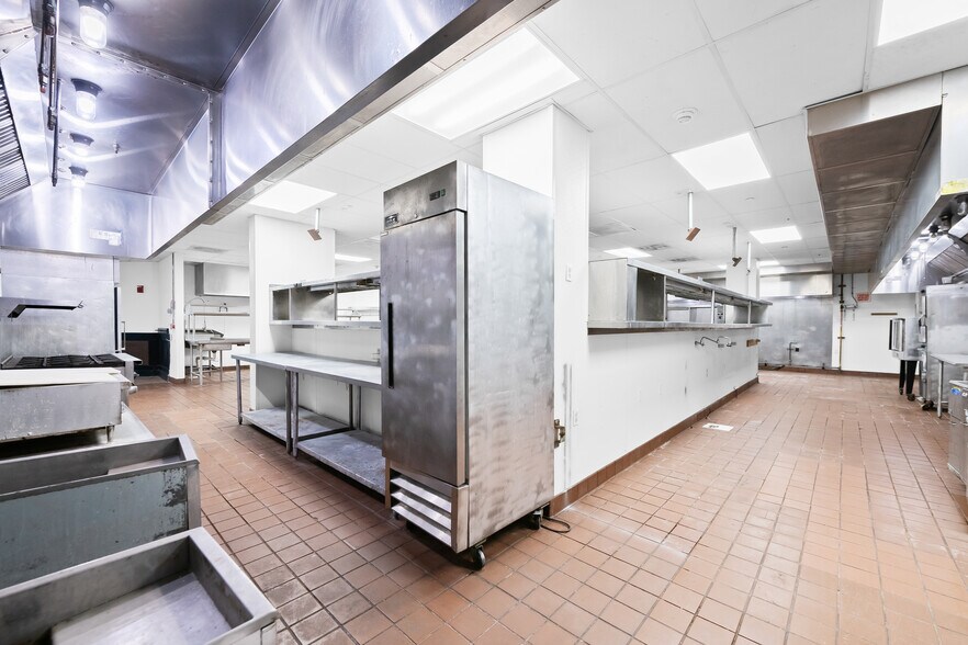 More Photos Of 15500 SW 29th St, Miramar Restaurant For Lease