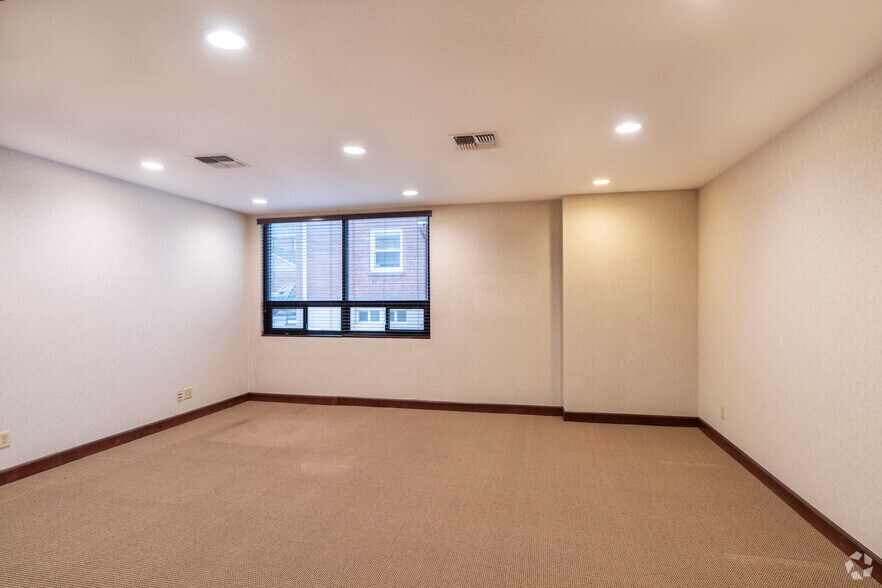 More Photos Of 218-222 California Ave, Reno Office For Sale