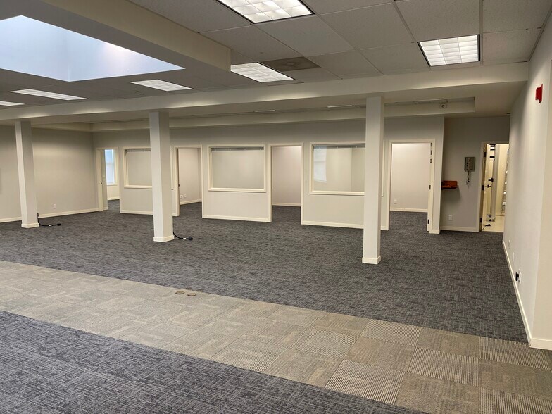 More Photos Of 1204 Railroad Ave, Bellingham Office For Lease
