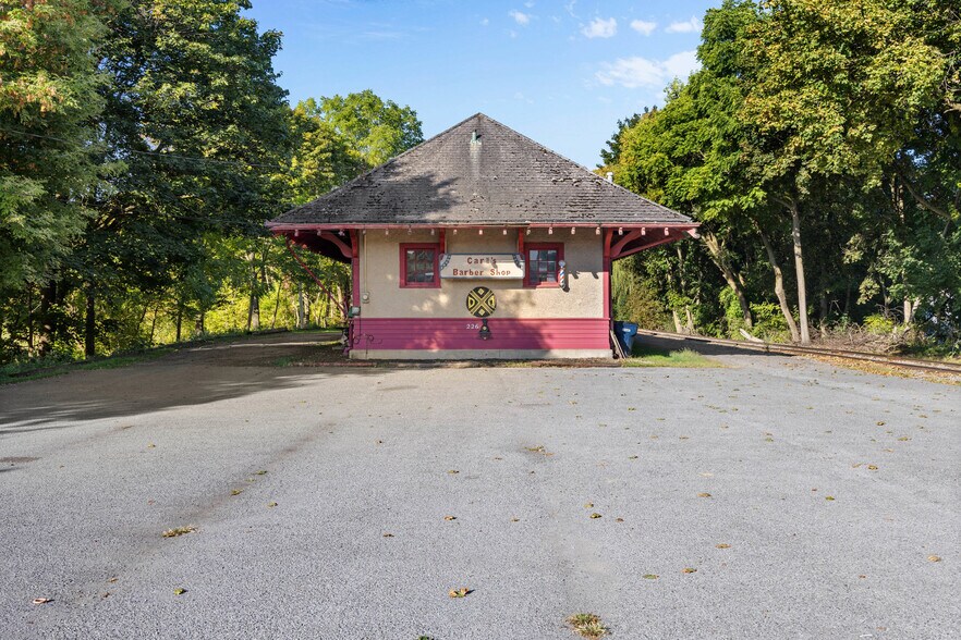 More Photos Of 234 North St, Caledonia General Retail For Sale