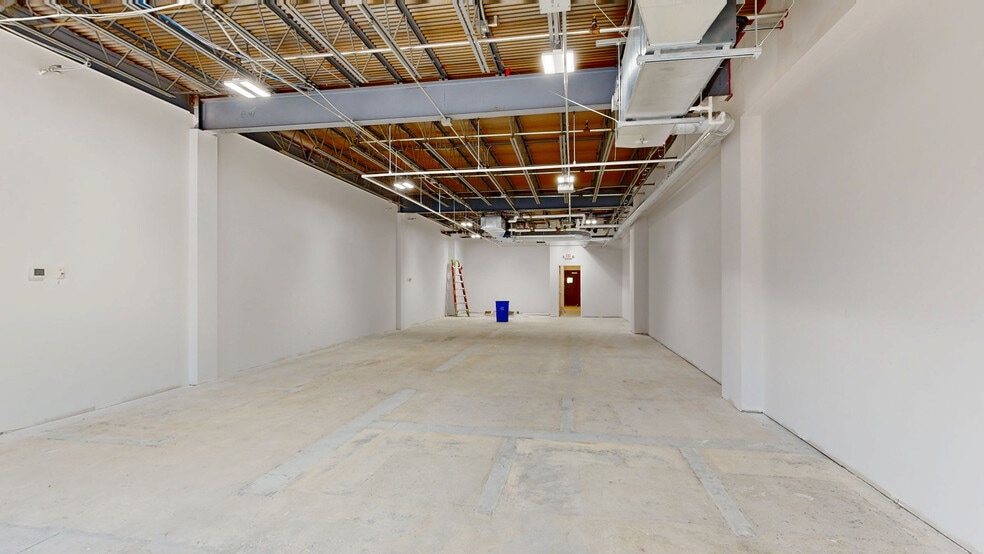 Primary Photo Of 6677-6683 Delmar Blvd, University City Unknown For Lease