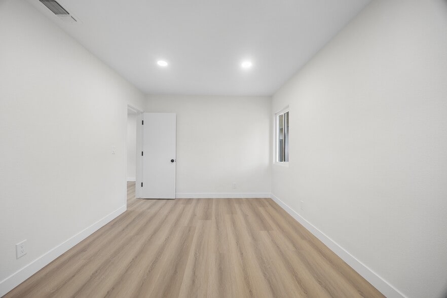 More Photos Of 1457 E Chapman Ave, Fullerton Office For Sale
