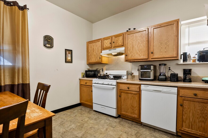 More Photos Of 403-409 N Pearl St, Albany Warehouse For Sale