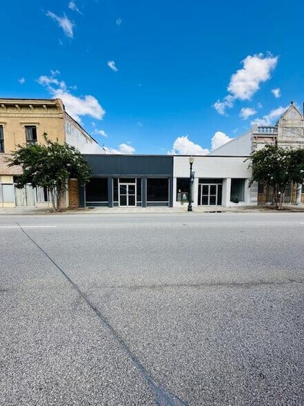 Primary Photo Of 110 S Grant St, Fitzgerald Flex For Sale