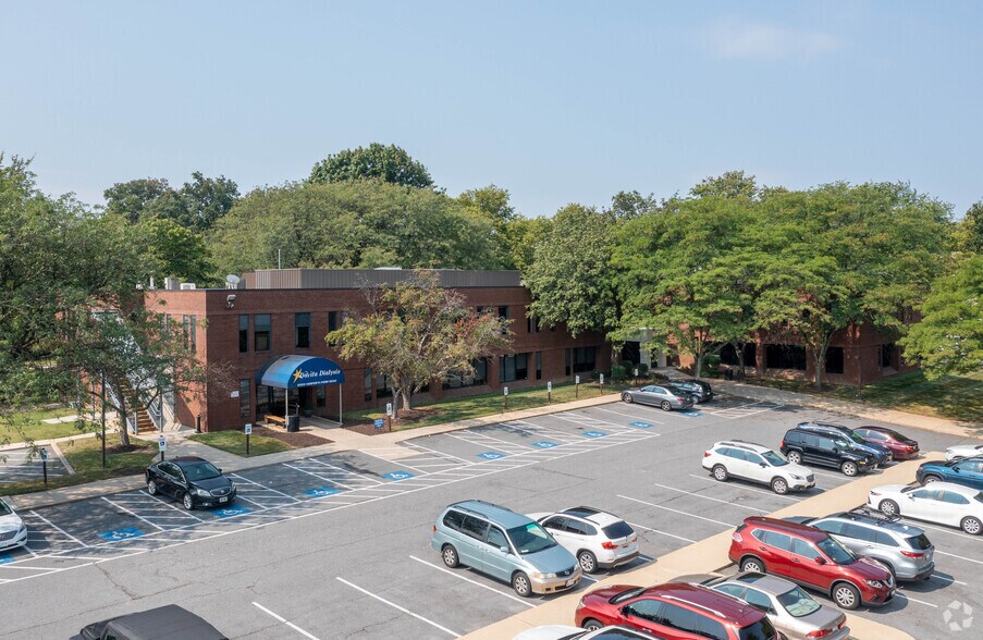 Primary Photo Of 5999 Harpers Farm Rd, Columbia Office For Lease