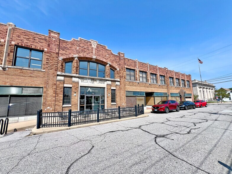 More Photos Of 15 N 1st St, Belleville Office For Lease