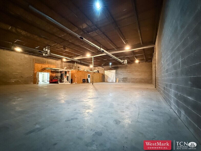 More Photos Of 313 Paris Ave, Lubbock Warehouse For Lease