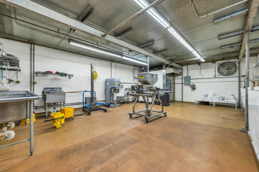 More Photos Of 22 Kendall Pond Rd, Derry Food Processing For Sale