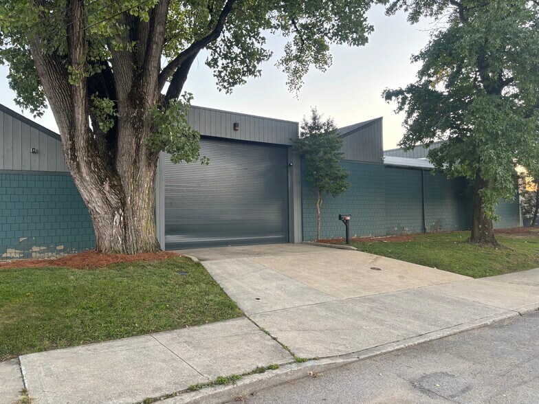 More Photos Of 326 E Bloom St, Louisville Warehouse For Sale