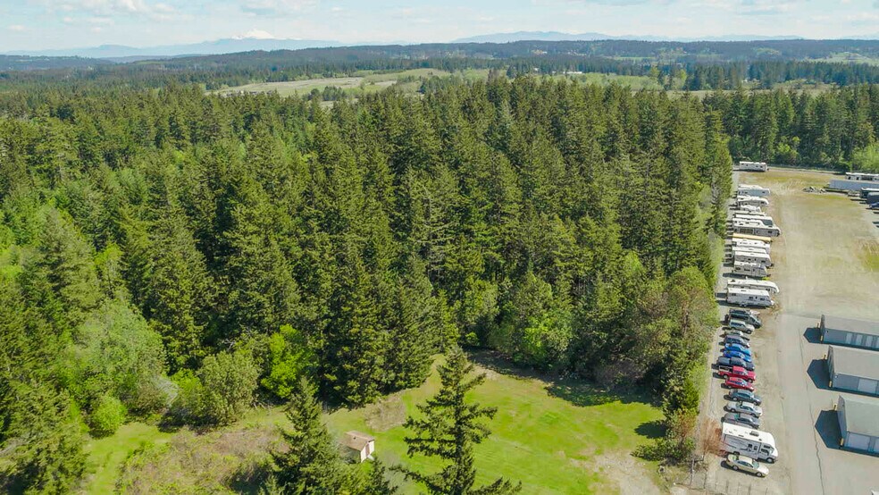 More Photos Of 900 NE 24th Ln, Oak Harbor Service For Sale