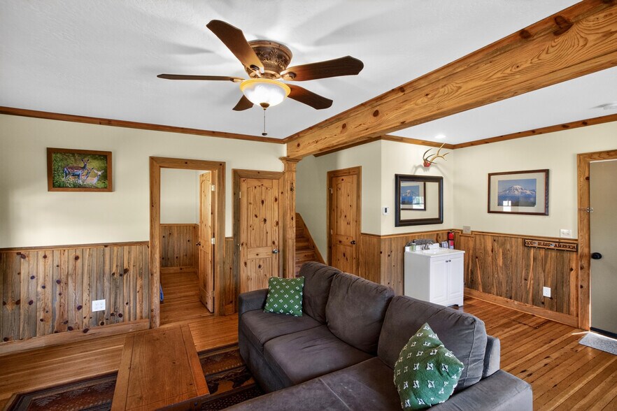 More Photos Of 1258 Highway 141, White Salmon Hospitality For Sale