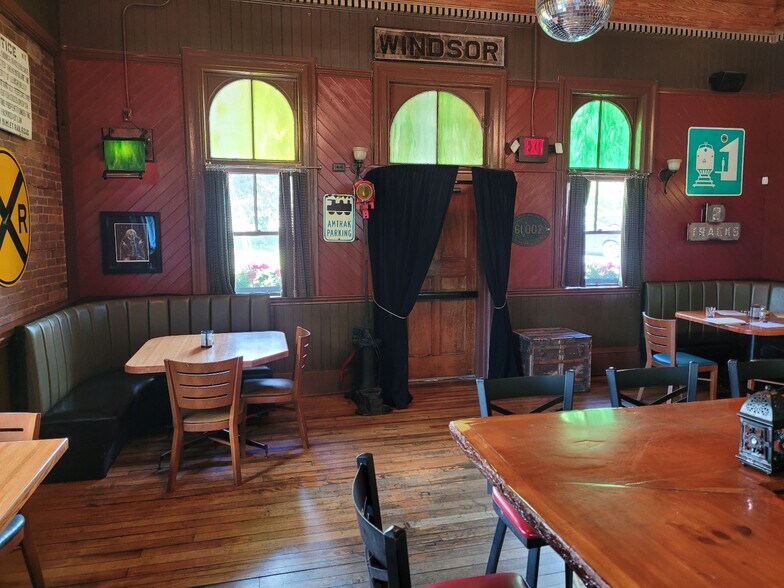 More Photos Of 26 Depot Ave, Windsor Restaurant For Sale