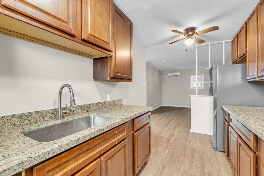 More Photos Of 4706 Yellowstone Blvd, Houston Apartments For Sale