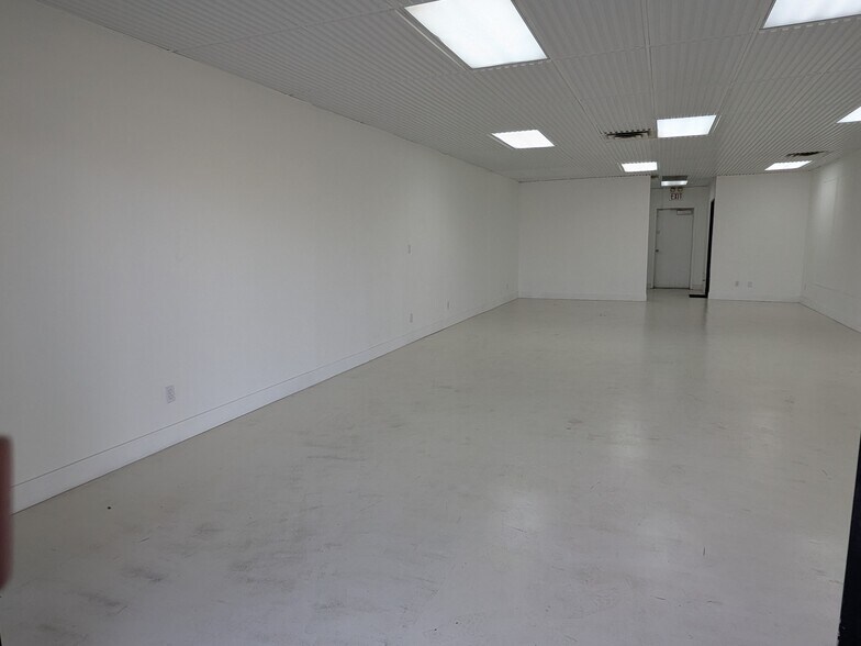 More Photos Of 3827 E Sunset Rd, Las Vegas Unknown For Lease