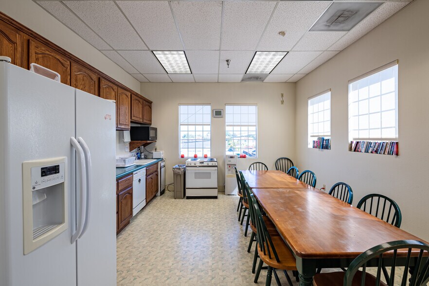 More Photos Of 16600 Woodruff Ave, Bellflower Medical For Lease