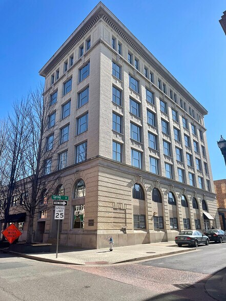 More Photos Of 200 E Main St, Johnson City Apartments For Lease