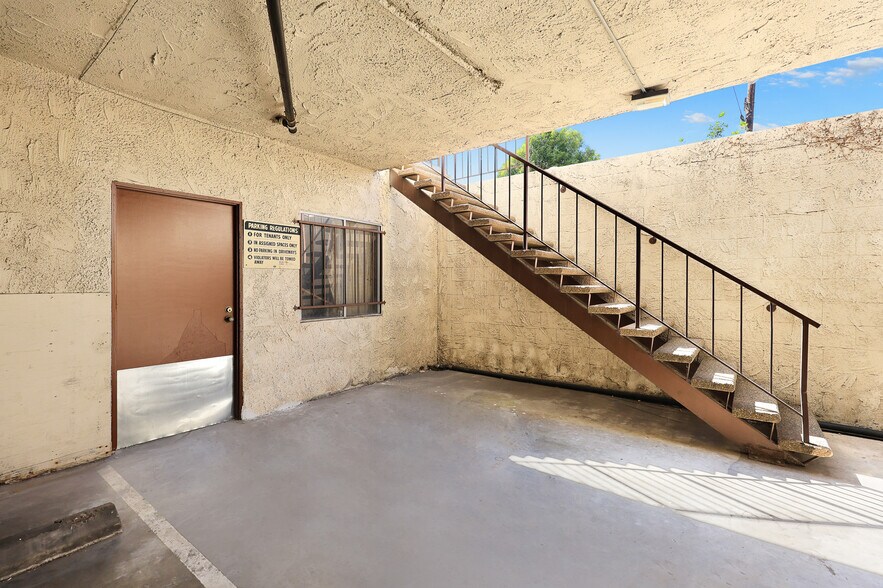 More Photos Of 332 Riverdale Dr, Glendale Apartments For Sale