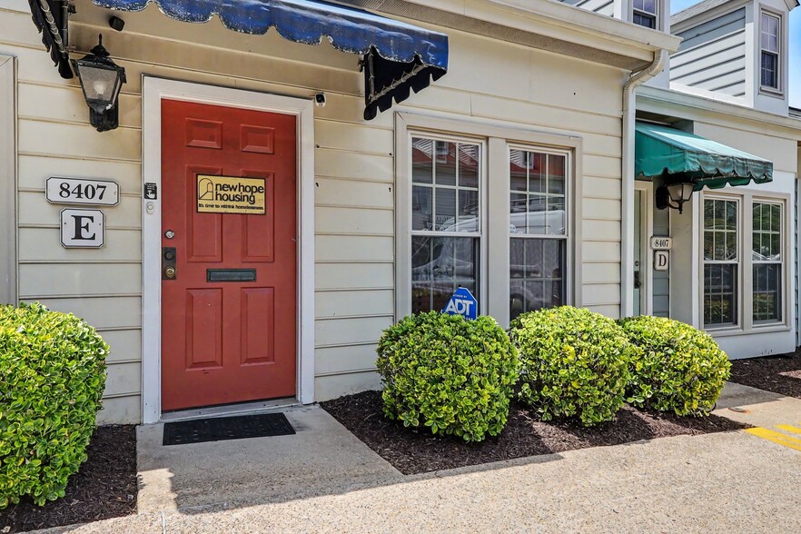 More Photos Of 8407 Richmond Hwy, Alexandria Storefront For Sale
