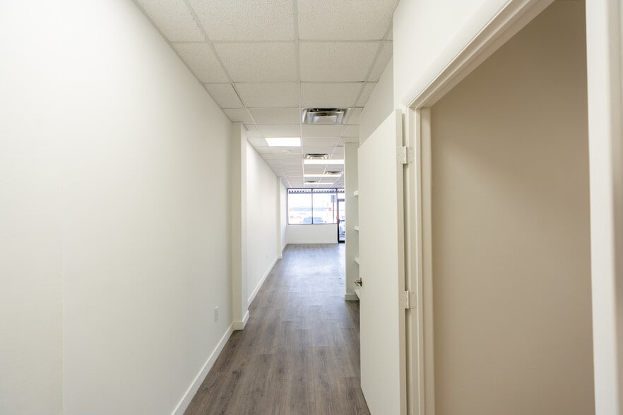 More Photos Of 7506-7560 NW 70th St, Miami Unknown For Lease