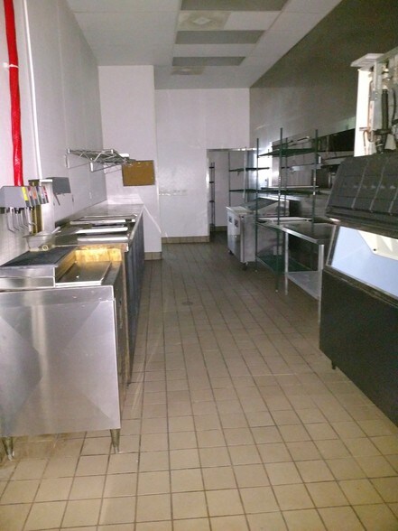More Photos Of 2055 S Linden Rd, Flint Restaurant For Sale