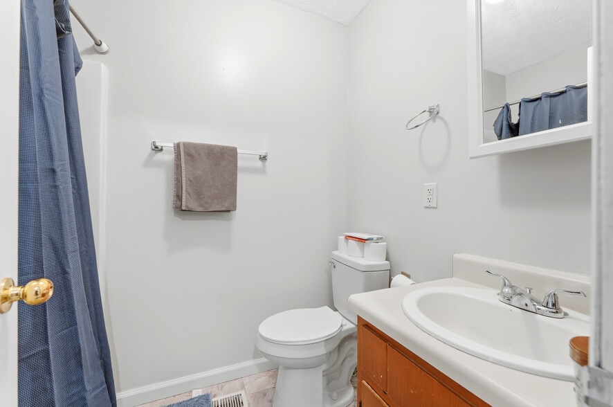 More Photos Of 409 McLane Avenue, Morgantown Apartments For Sale