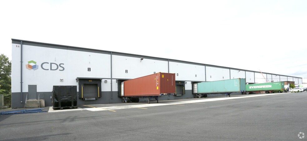 More Photos Of 4 Engelhard Ave, Avenel Warehouse For Lease