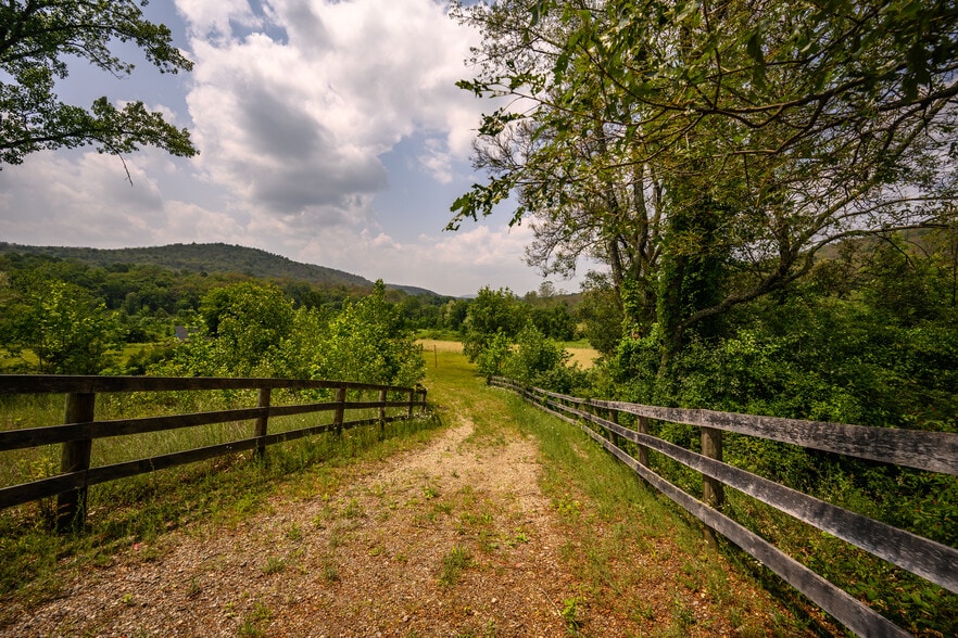 More Photos Of 98 Ryan Rd, Pine Plains Freestanding For Sale
