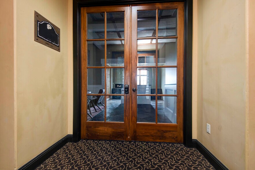 More Photos Of 1531 E Bradford Pky, Springfield Medical For Sale