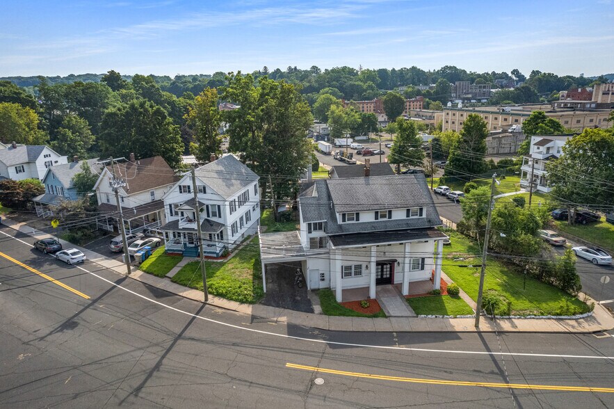 More Photos Of 444-445 West St, Bristol Multifamily For Sale