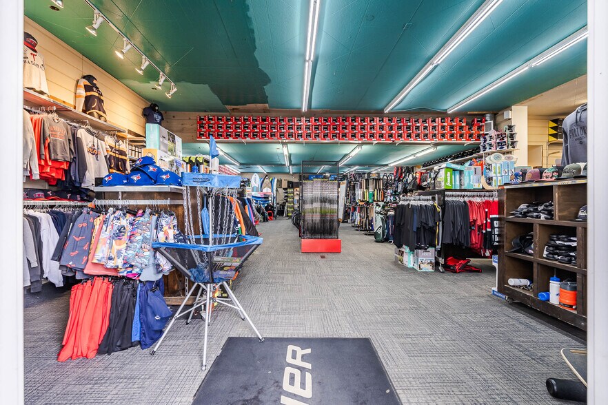 More Photos Of 4901 49 ave, Lloydminster Storefront For Sale