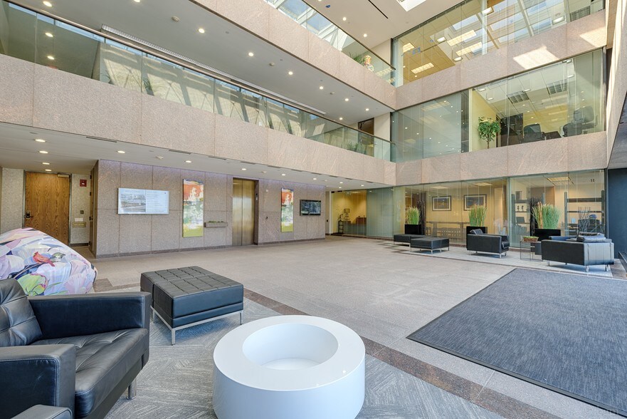 More Photos Of 1733 Park St, Naperville Medical For Lease