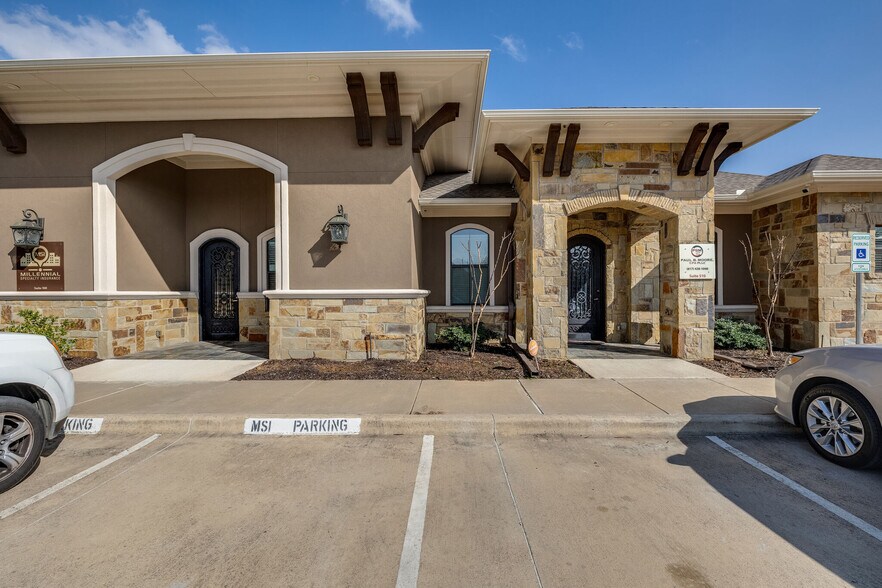 More Photos Of 8821 Davis Blvd, Keller Medical For Lease