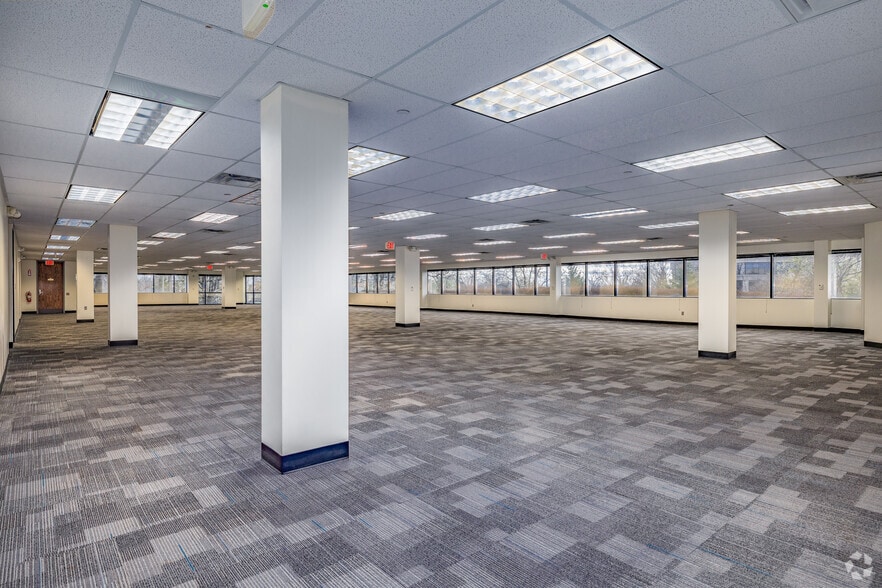 More Photos Of 30 Merchant St, Cincinnati Office For Lease