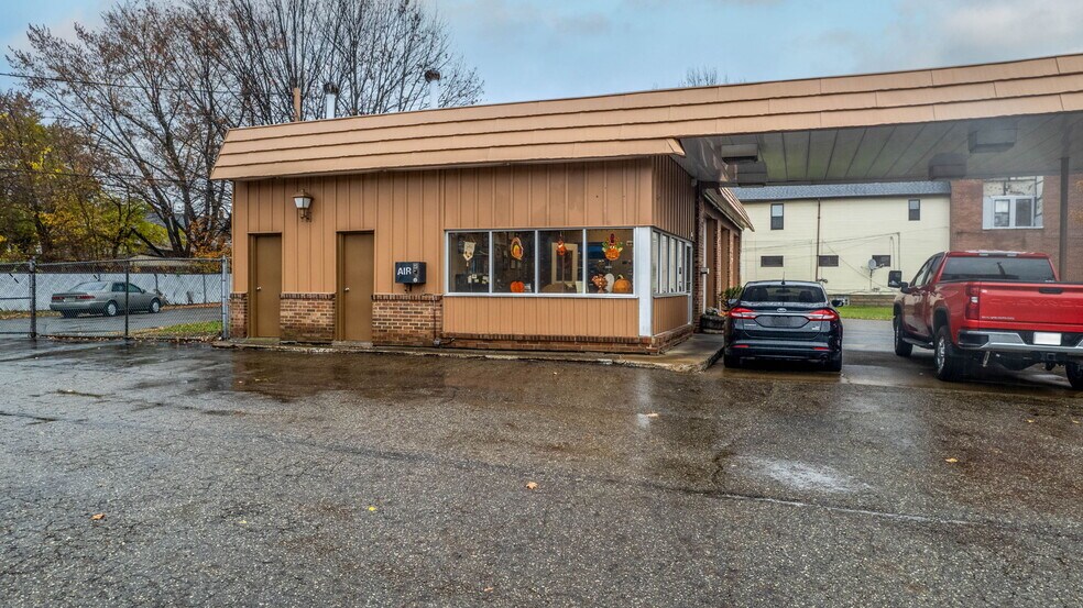 More Photos Of 5703 Fleet Ave, Cleveland Auto Repair For Sale