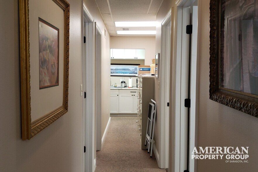 More Photos Of 2831 Ringling Blvd, Sarasota Office For Sale