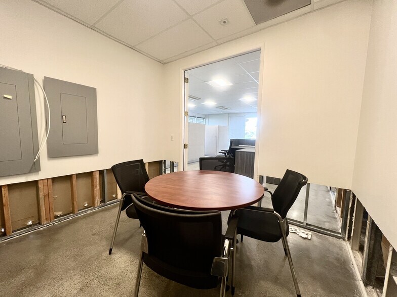 More Photos Of 11 Embarcadero West, Oakland Office For Lease