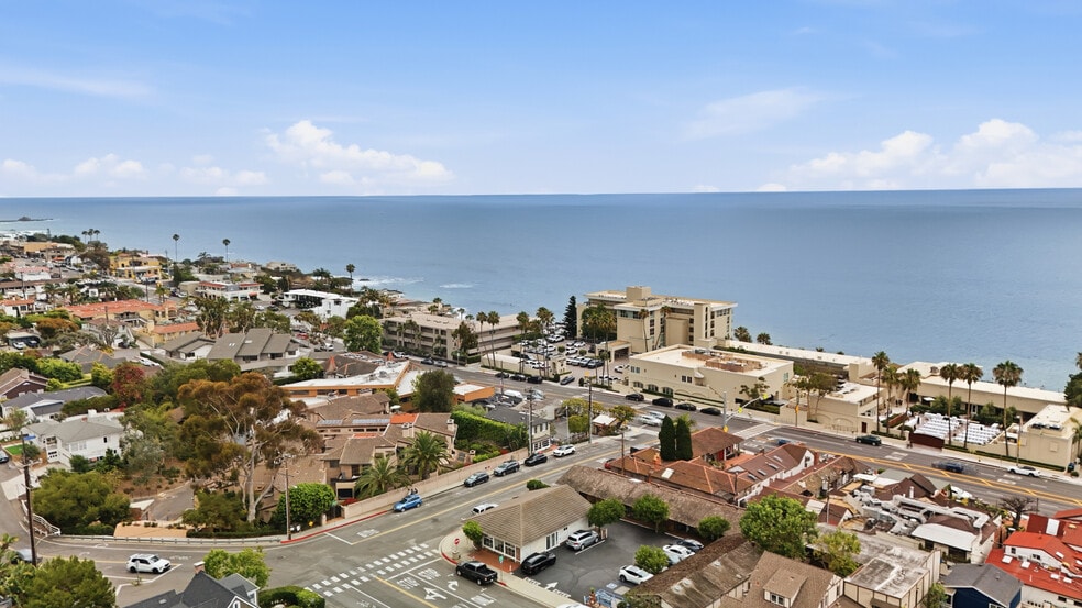 More Photos Of 1495 Glenneyre St, Laguna Beach Freestanding For Lease