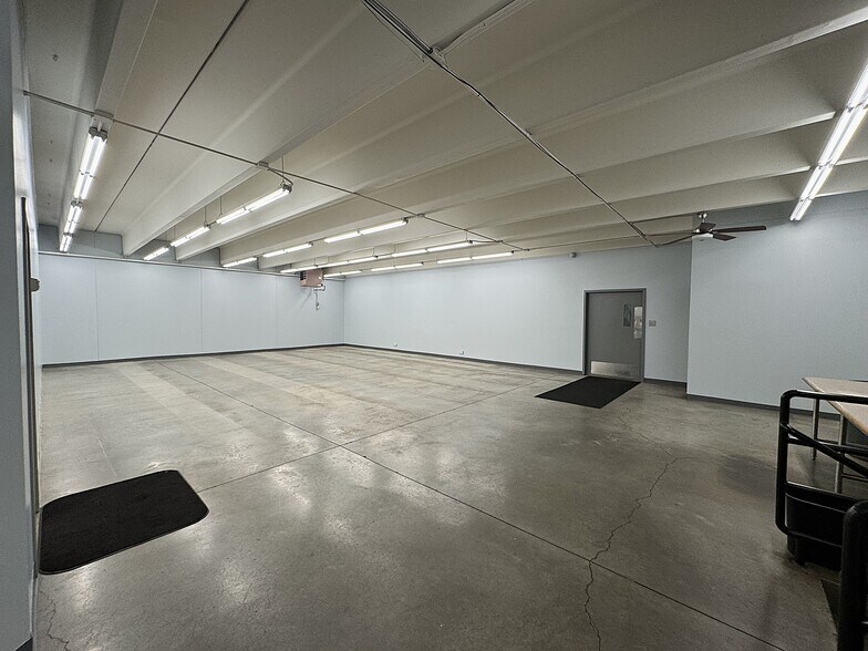 More Photos Of 1640 S Broadway, Denver Warehouse For Sale