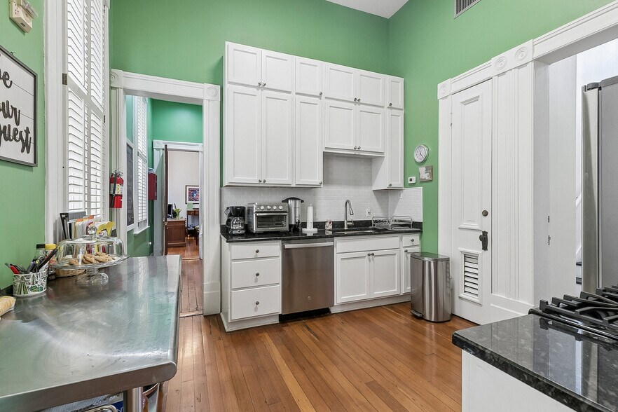 More Photos Of 2727 Saint Charles Ave, New Orleans General Retail For Sale