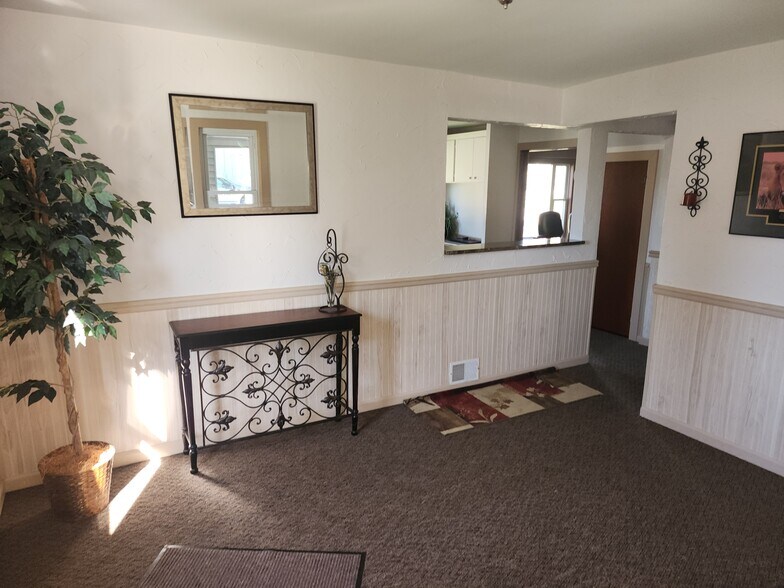 More Photos Of 536 W State St, Hastings Office Residential For Lease